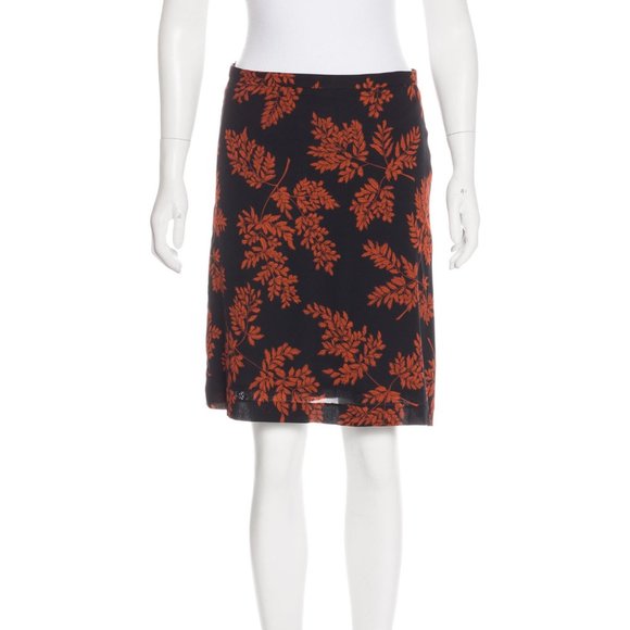 Dolce & Gabbana 100% silk knee length skirt - Picture 1 of 7